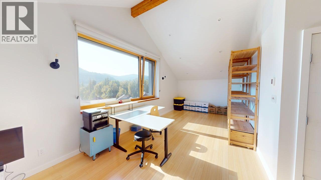 1006 Silvertip Road, Rossland, British Columbia  V0G 1Y0 - Photo 50 - 10363923