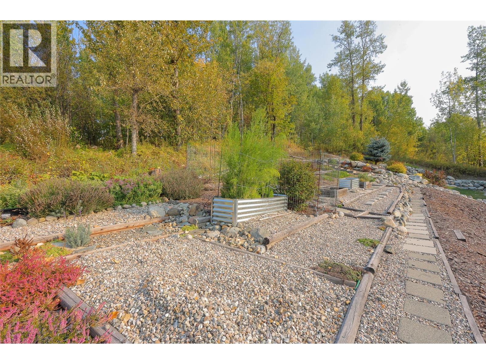 1006 Silvertip Road, Rossland, British Columbia  V0G 1Y0 - Photo 75 - 10363923