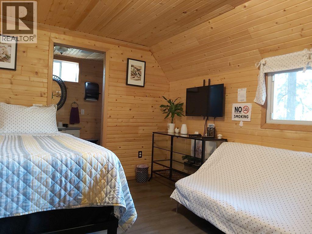 991 West Frontage Road, Blue River, British Columbia  V0E 1J0 - Photo 18 - 10364275