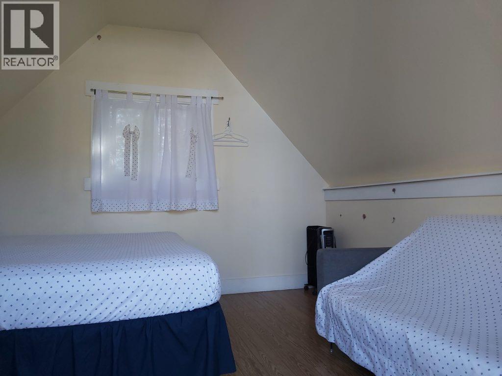 991 West Frontage Road, Blue River, British Columbia  V0E 1J0 - Photo 20 - 10364275