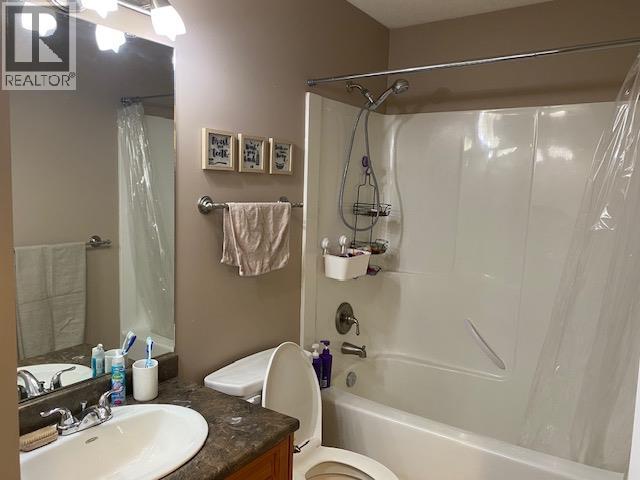 5404 Hillside Avenue, Chetwynd, British Columbia  V0C 1J0 - Photo 14 - 10364388