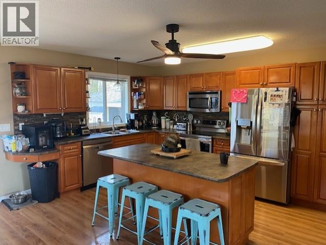 5404 Hillside Avenue, Chetwynd, British Columbia  V0C 1J0 - Photo 8 - 10364388