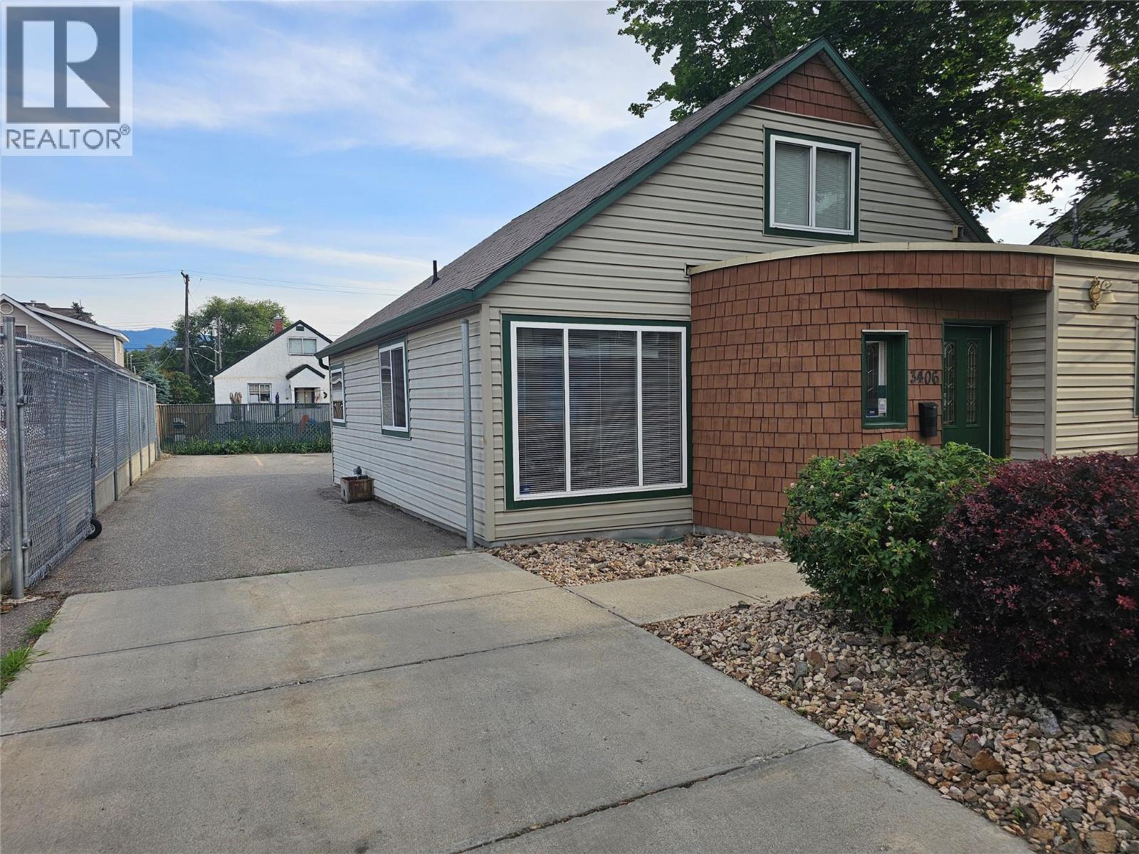 3406 28 Avenue, Vernon, British Columbia  V1T 1W9 - Photo 2 - 10363852