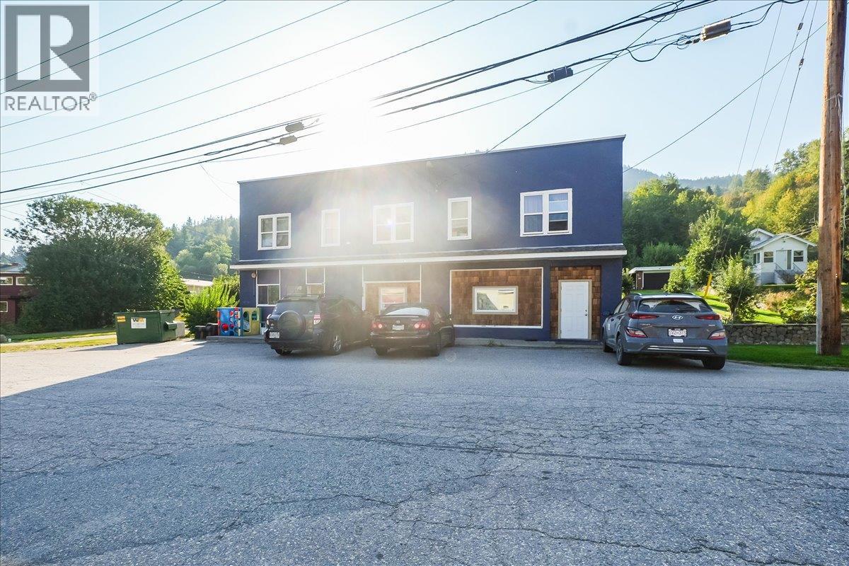 156 Haig Street Street, Warfield, British Columbia  V1R 2L9 - Photo 1 - 10363909