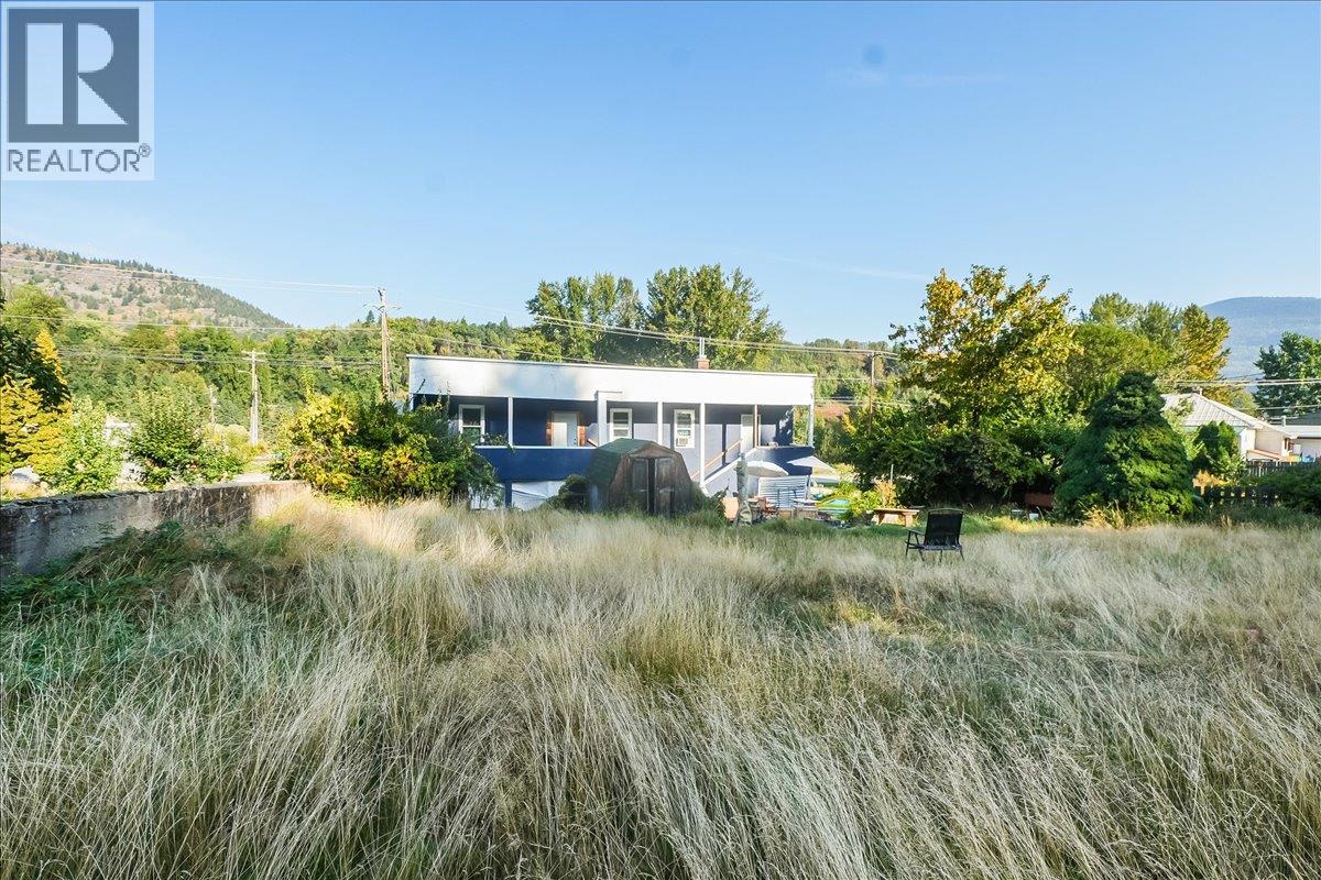 156 Haig Street Street, Warfield, British Columbia  V1R 2L9 - Photo 12 - 10363909