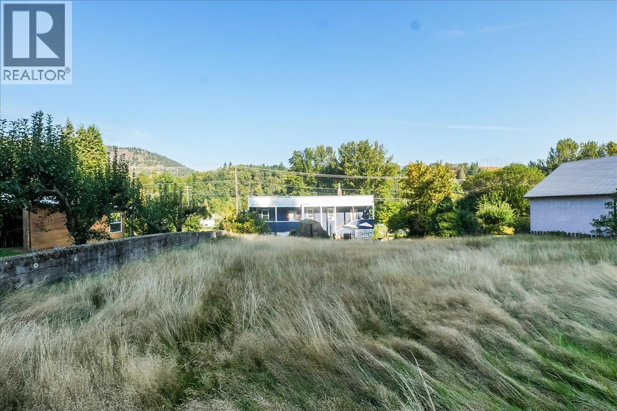 156 Haig Street Street, Warfield, British Columbia  V1R 2L9 - Photo 14 - 10363909