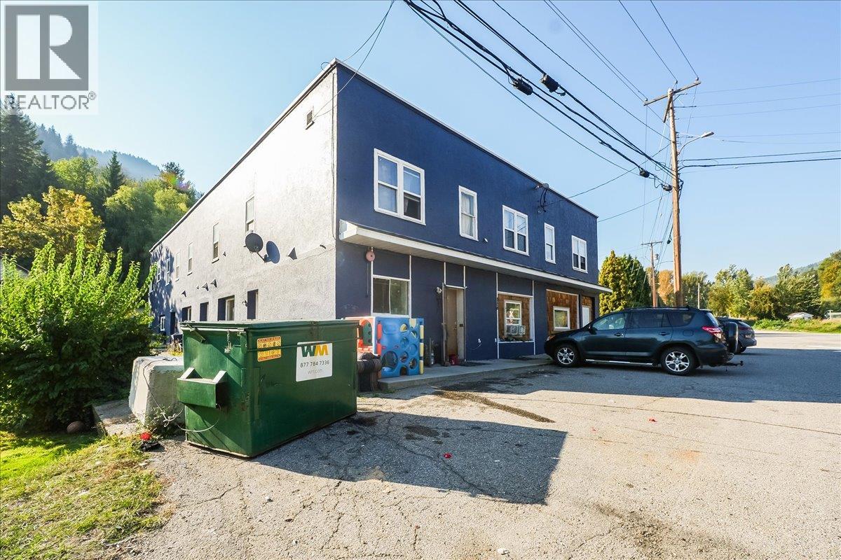 156 Haig Street Street, Warfield, British Columbia  V1R 2L9 - Photo 3 - 10363909