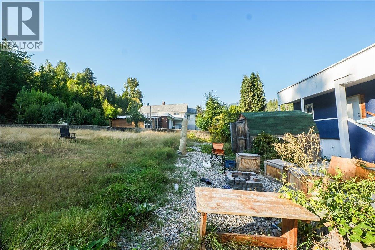 156 Haig Street Street, Warfield, British Columbia  V1R 2L9 - Photo 9 - 10363909