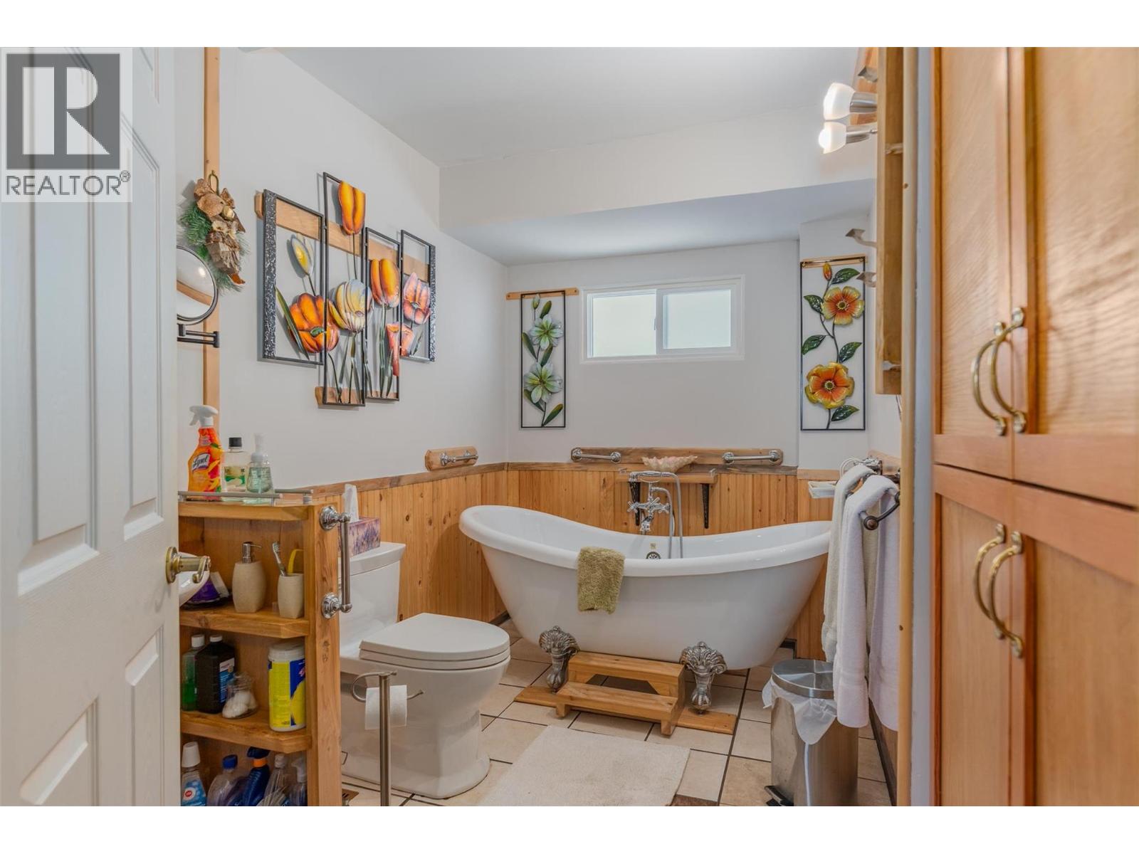 2828 9th Avenue, Castlegar, British Columbia  V1N 2Z1 - Photo 16 - 10364371