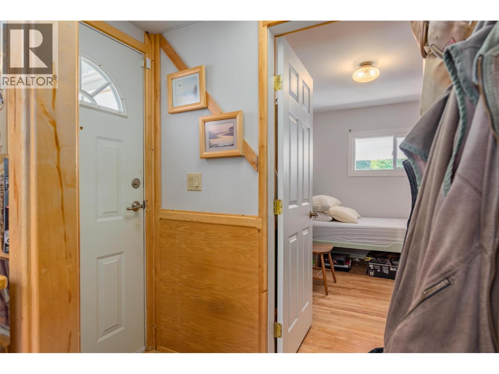 2828 9th Avenue, Castlegar, British Columbia  V1N 2Z1 - Photo 17 - 10364371