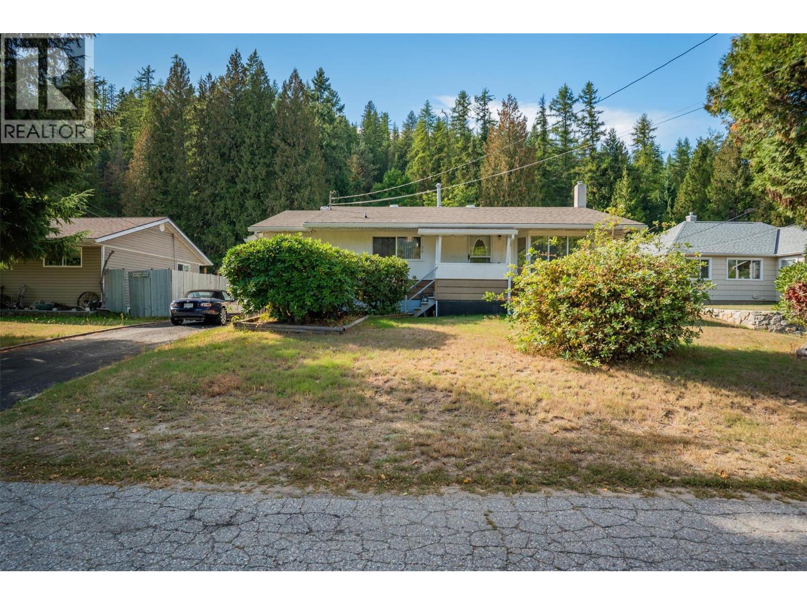 2828 9th Avenue, Castlegar, British Columbia  V1N 2Z1 - Photo 35 - 10364371