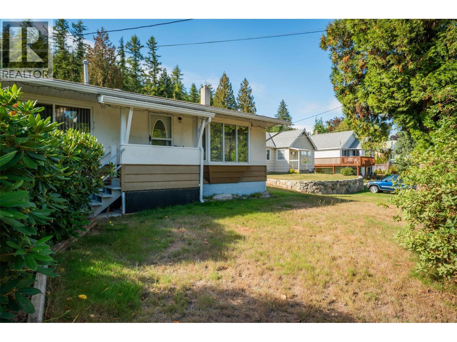 2828 9th Avenue, Castlegar, British Columbia  V1N 2Z1 - Photo 37 - 10364371