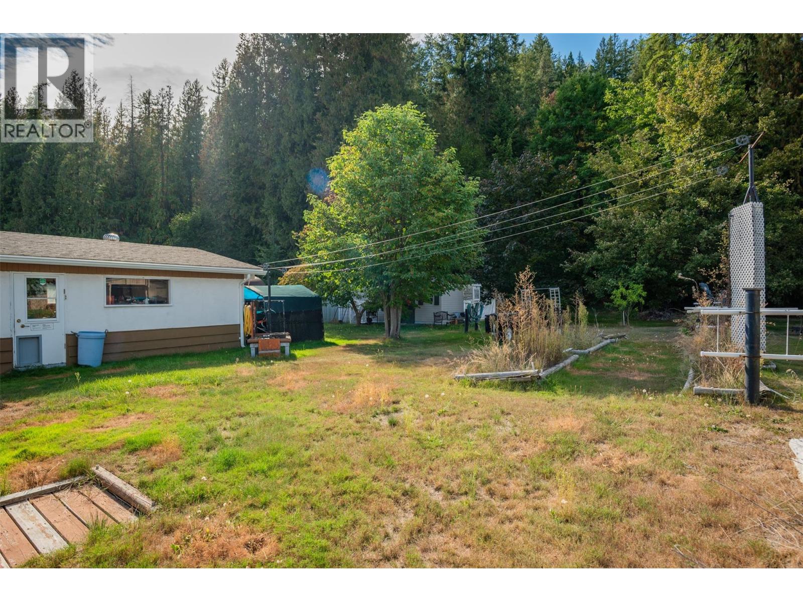 2828 9th Avenue, Castlegar, British Columbia  V1N 2Z1 - Photo 40 - 10364371