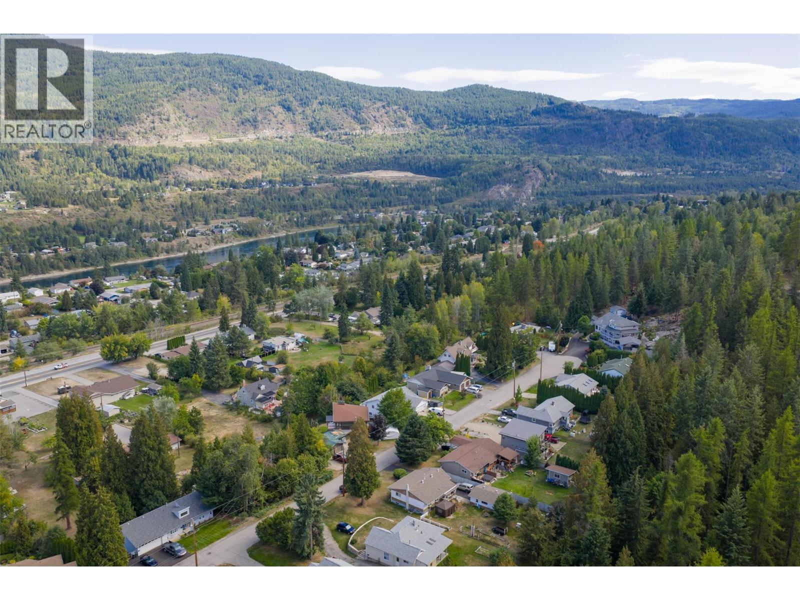 2828 9th Avenue, Castlegar, British Columbia  V1N 2Z1 - Photo 64 - 10364371