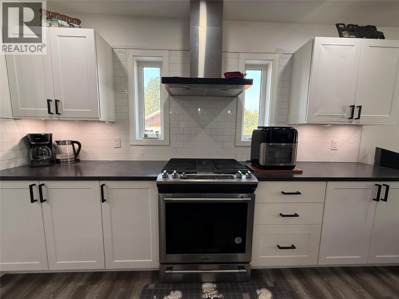 6135 12th Street, Grand Forks, British Columbia  V0H 1H0 - Photo 23 - 10364487