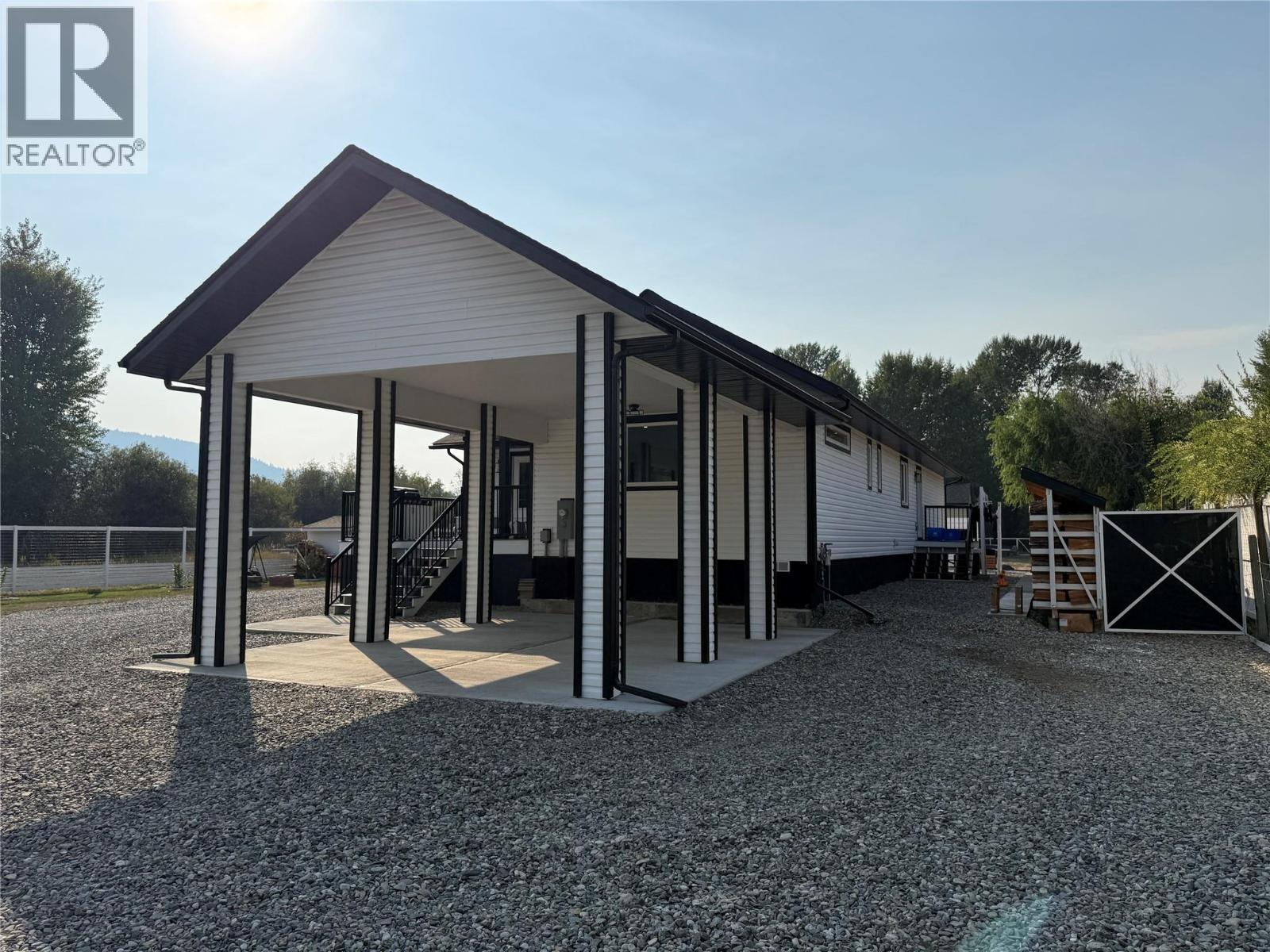 6135 12th Street, Grand Forks, British Columbia  V0H 1H0 - Photo 7 - 10364487