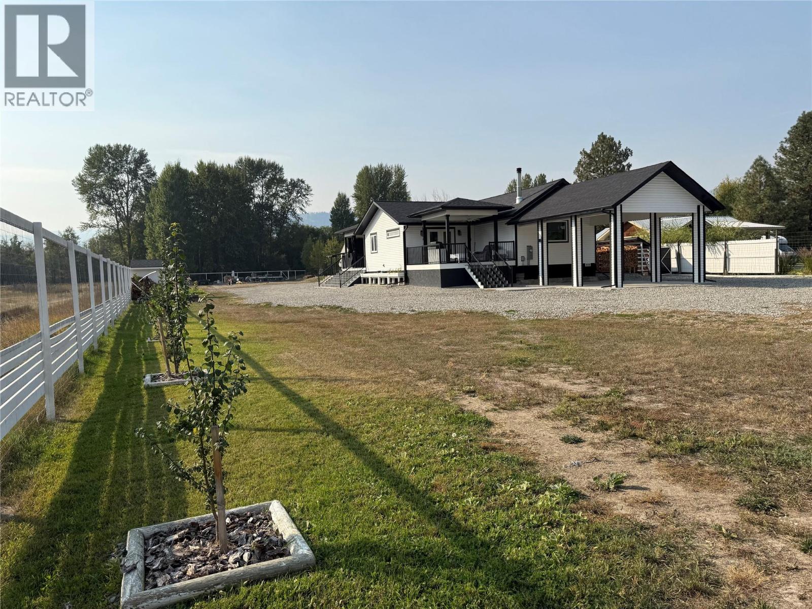 6135 12th Street, Grand Forks, British Columbia  V0H 1H0 - Photo 8 - 10364487