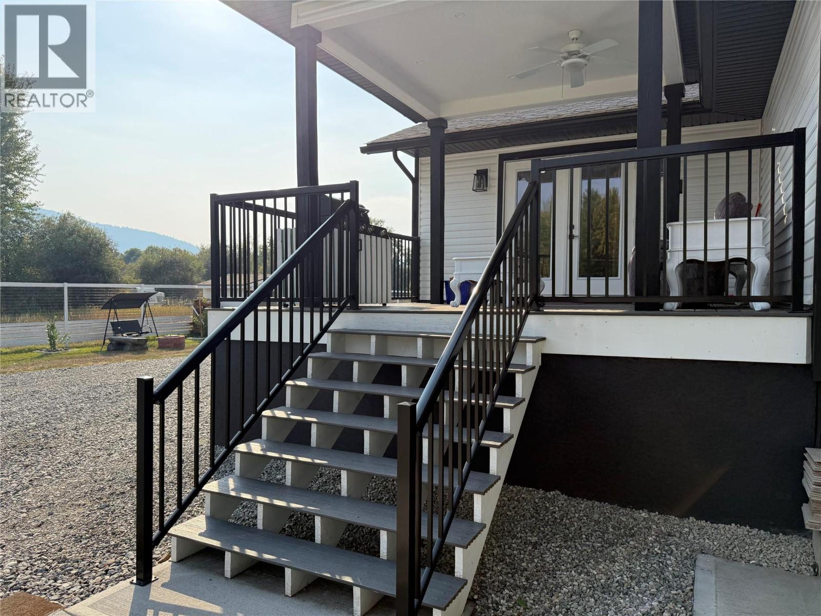 6135 12th Street, Grand Forks, British Columbia  V0H 1H0 - Photo 9 - 10364487