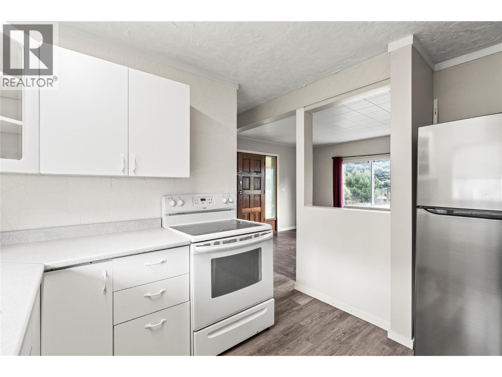 1961 Vernon Street, Lumby, British Columbia  V0E 2G0 - Photo 14 - 10364385