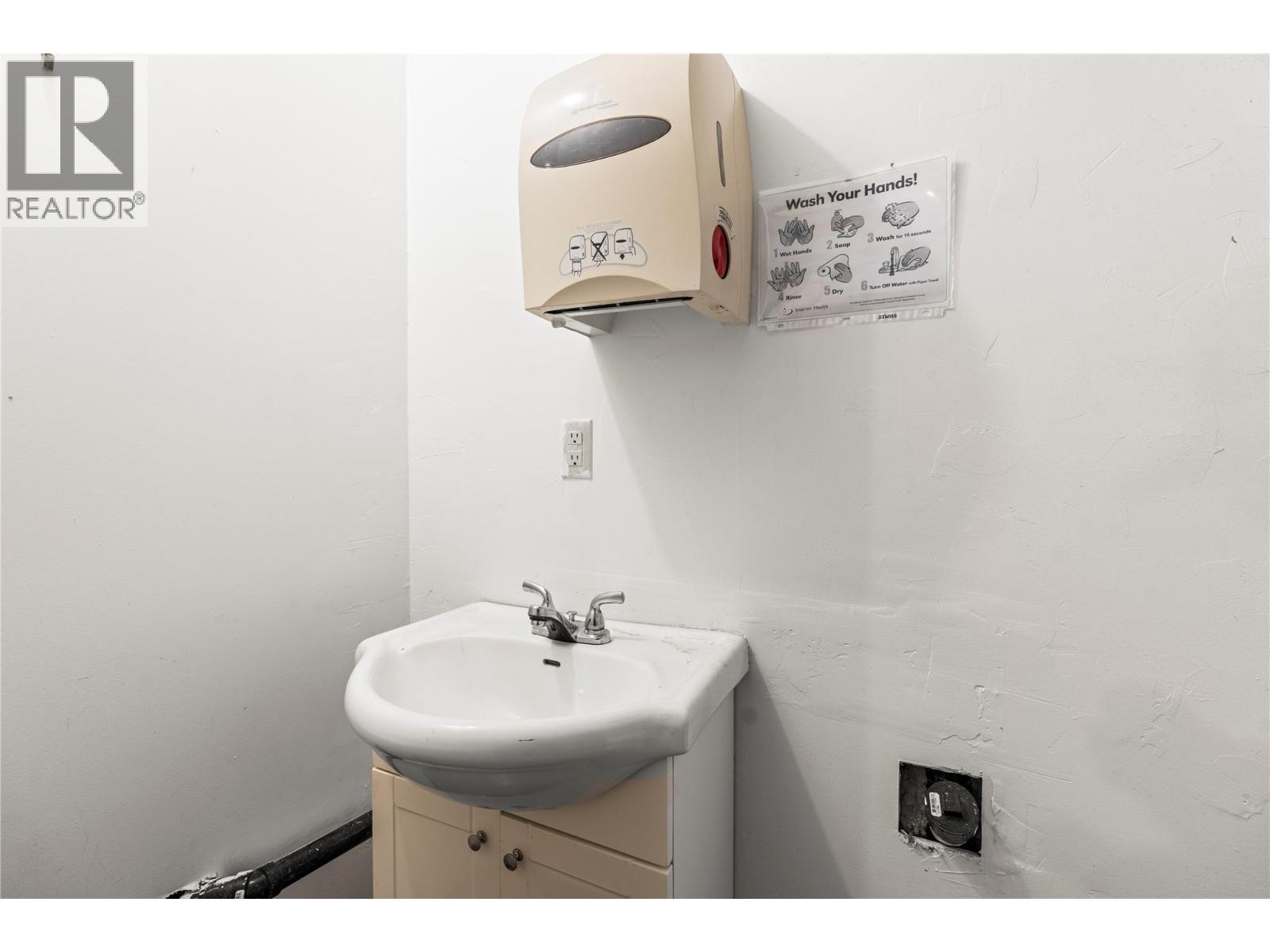 1961 Vernon Street, Lumby, British Columbia  V0E 2G0 - Photo 19 - 10364385