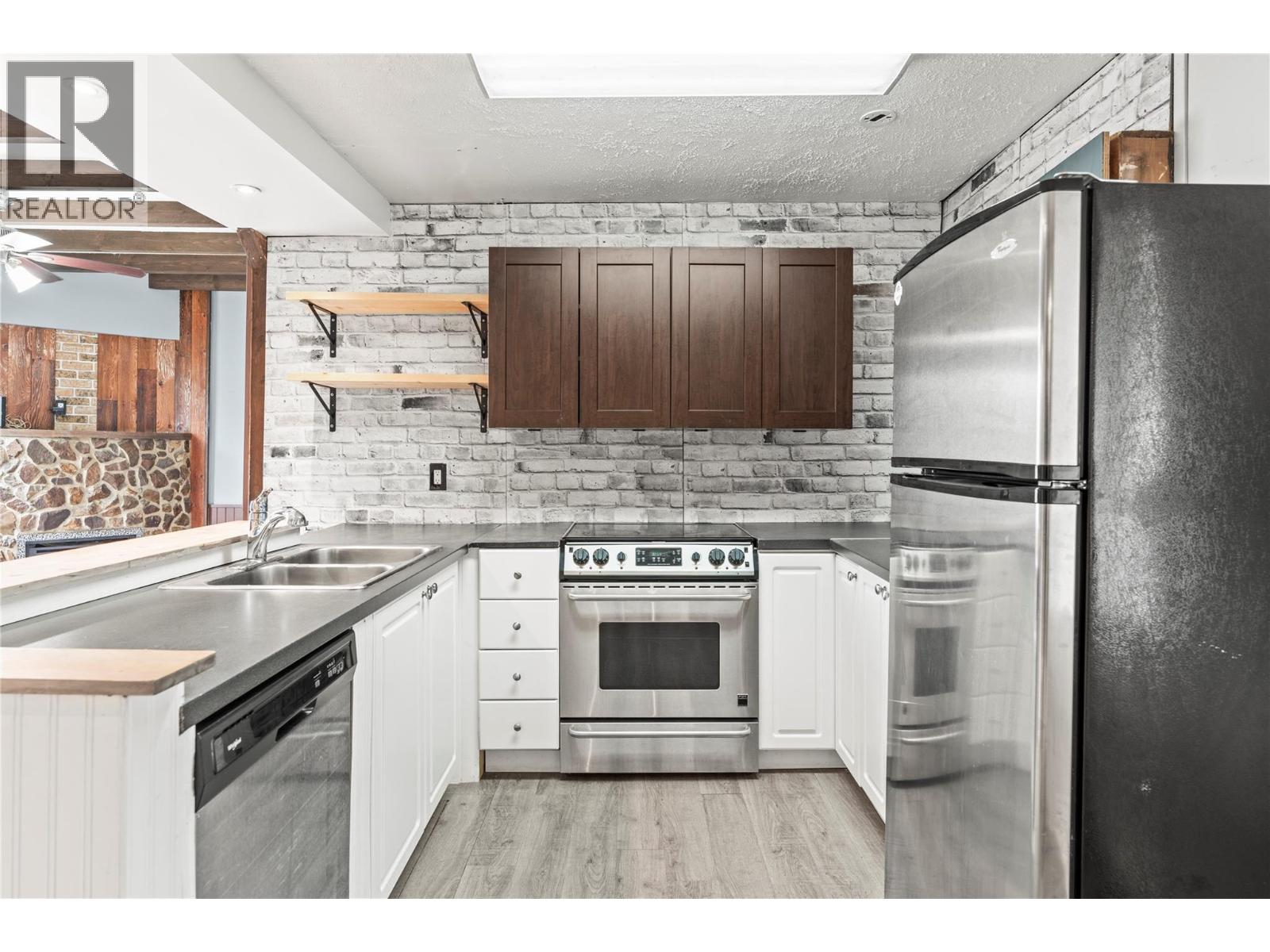 1961 Vernon Street, Lumby, British Columbia  V0E 2G0 - Photo 25 - 10364385