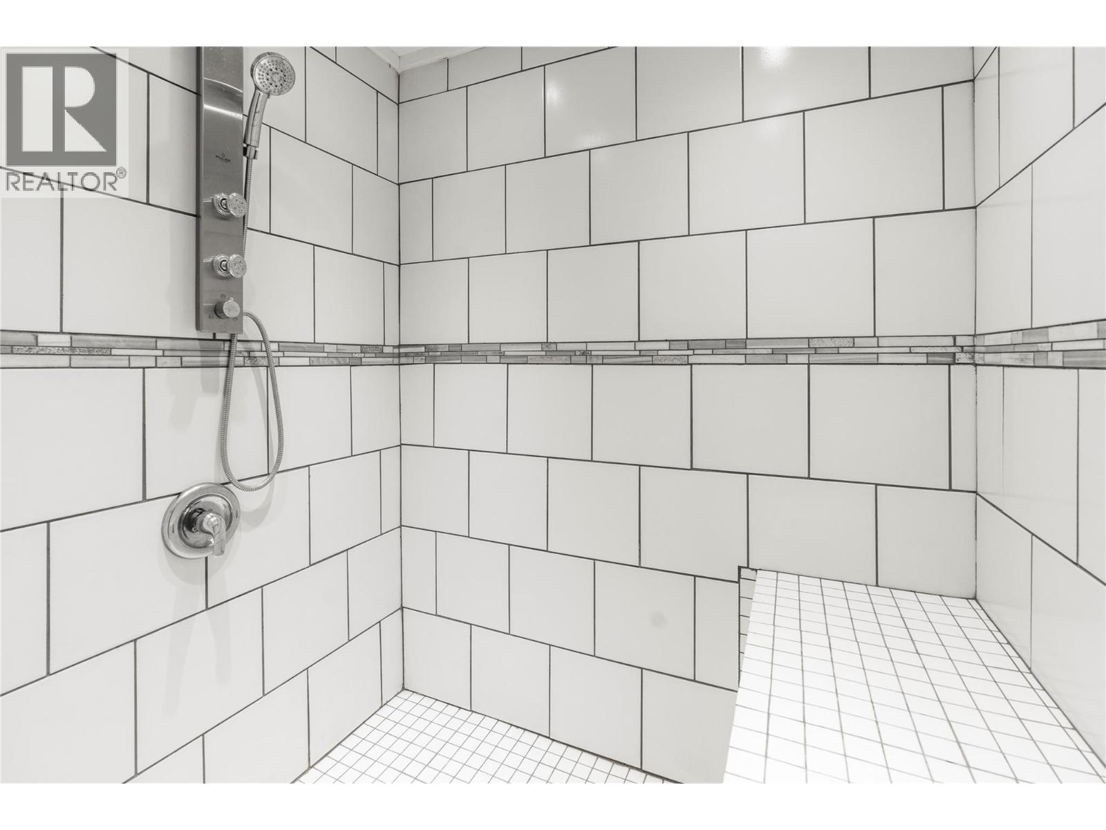 1961 Vernon Street, Lumby, British Columbia  V0E 2G0 - Photo 30 - 10364385