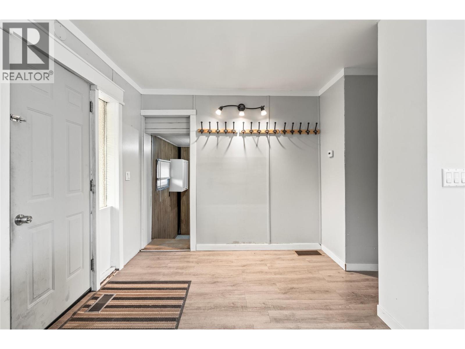 1961 Vernon Street, Lumby, British Columbia  V0E 2G0 - Photo 31 - 10364385