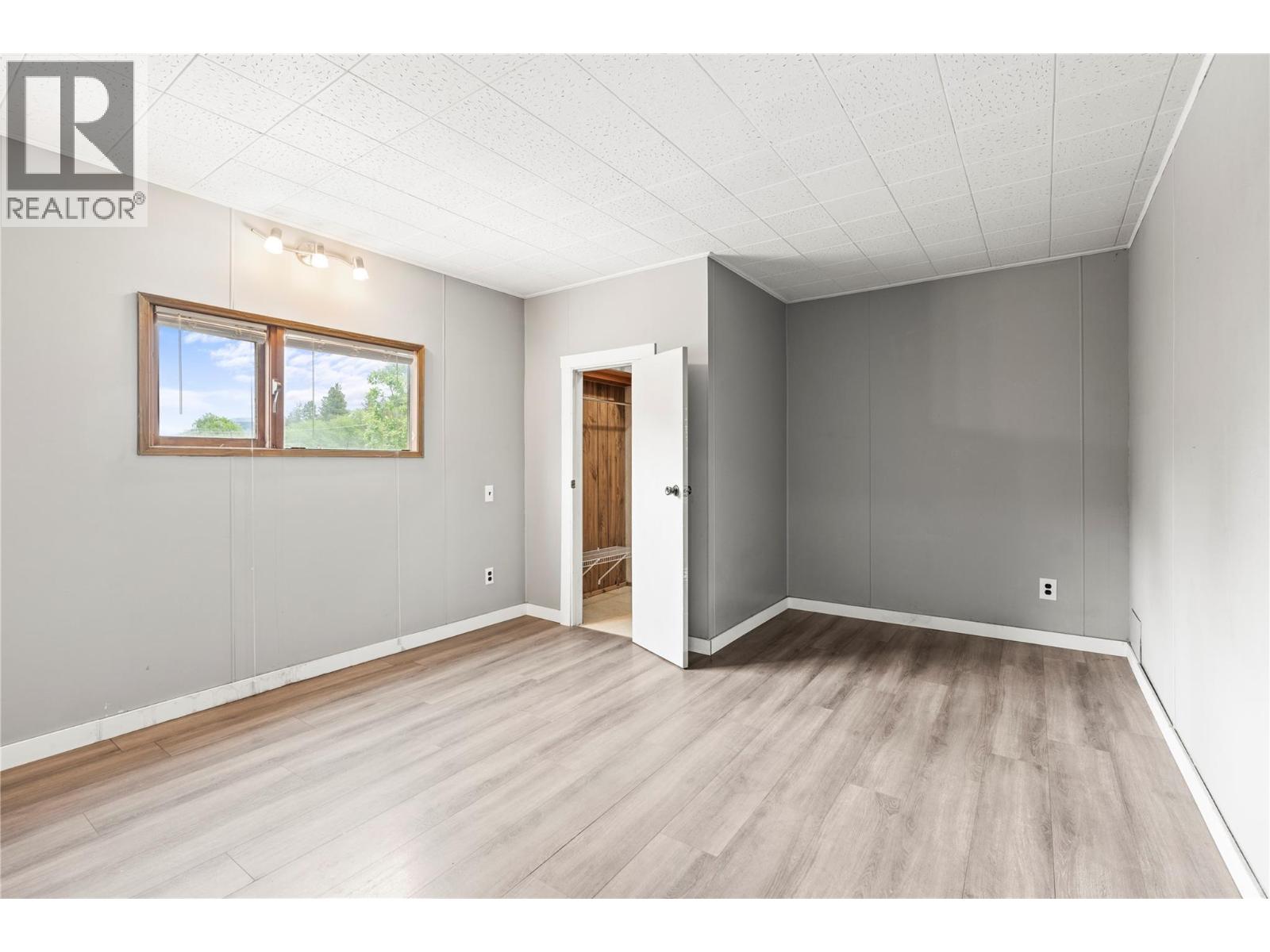 1961 Vernon Street, Lumby, British Columbia  V0E 2G0 - Photo 34 - 10364385