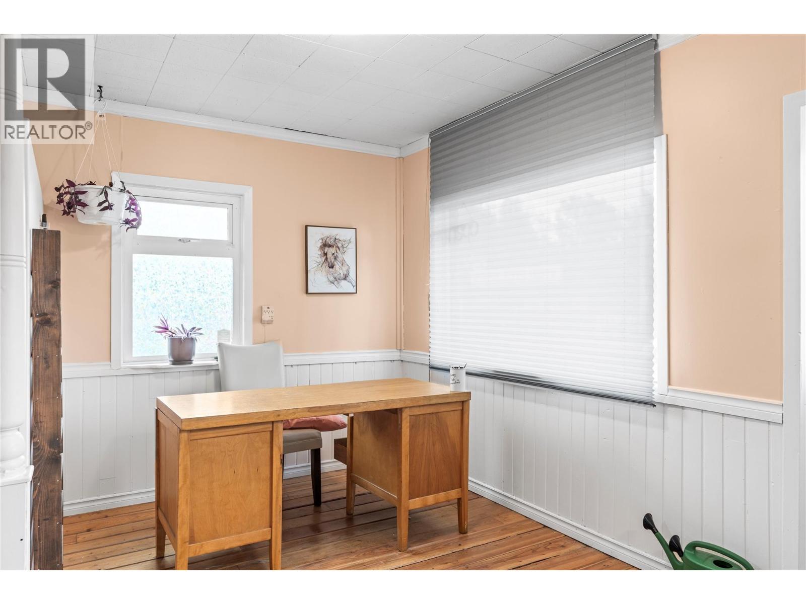 1961 Vernon Street, Lumby, British Columbia  V0E 2G0 - Photo 5 - 10364385