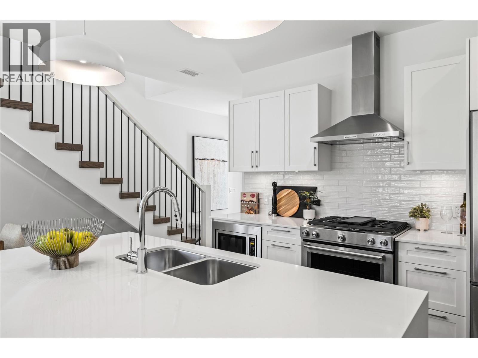 1979 Country Club Drive Unit# 6, Kelowna, British Columbia  V1X 0H6 - Photo 10 - 10364470