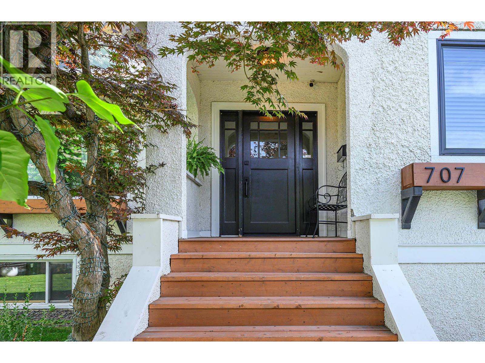 707 Nicola Street, Kamloops, British Columbia  V2C 2R5 - Photo 2 - 10364461