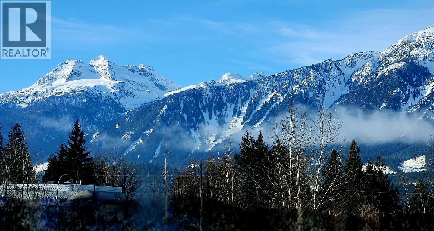 1640 Bend Frontage Road, Revelstoke, British Columbia  V0E 2S0 - Photo 2 - 10364620