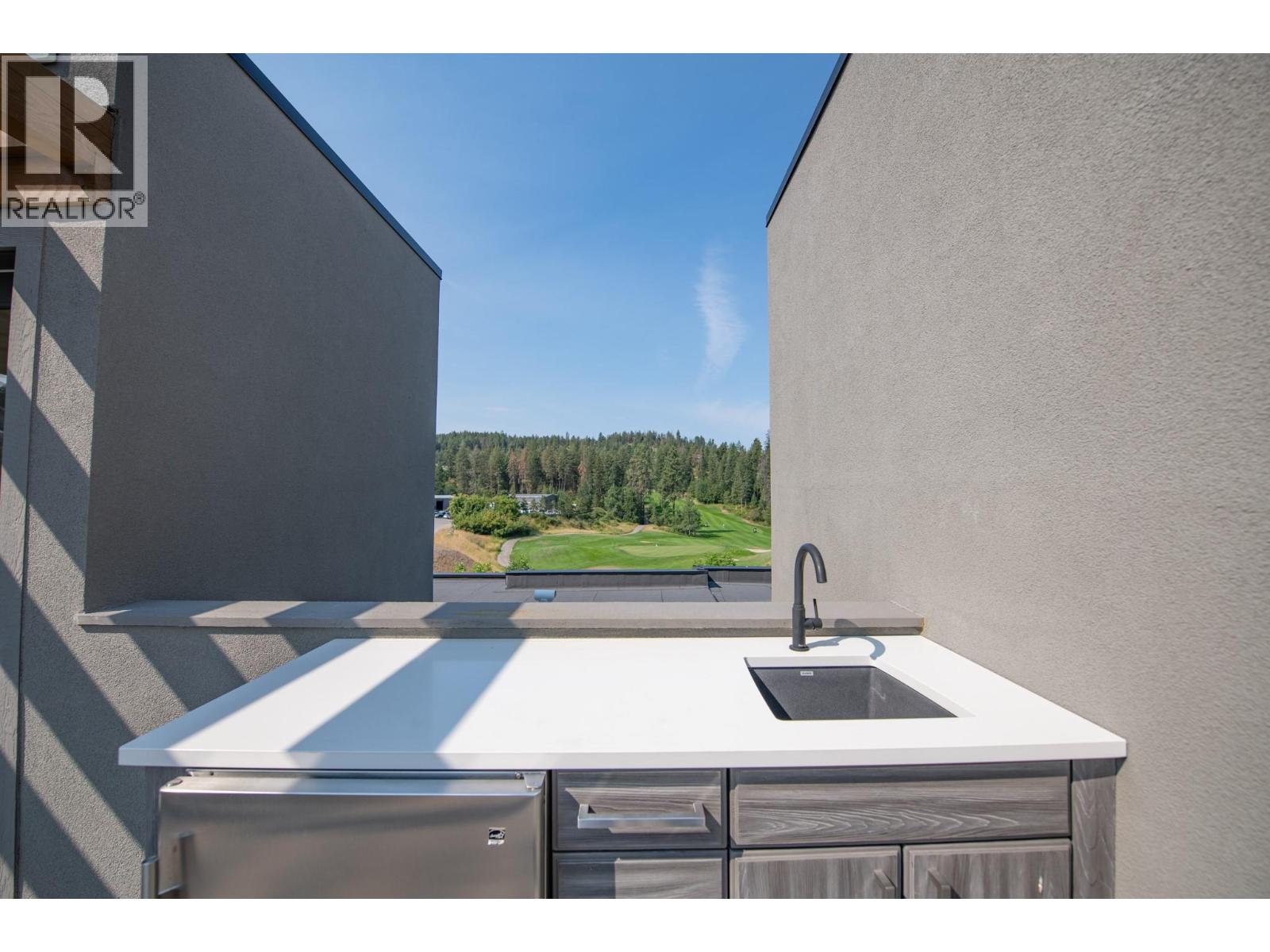 105 Predator Ridge Drive Unit# 4, Vernon, British Columbia  V1H 0A5 - Photo 54 - 10364310