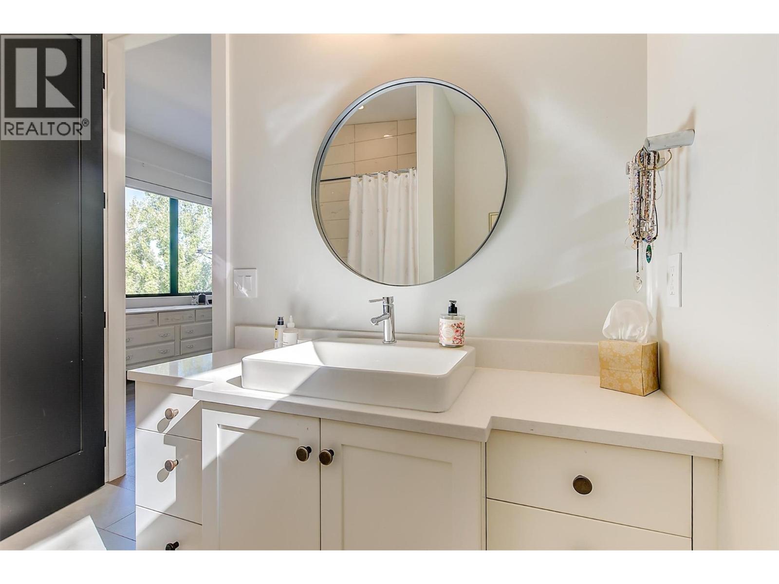 763 Barnaby Road, Kelowna, British Columbia  V1W 4N9 - Photo 74 - 10363332