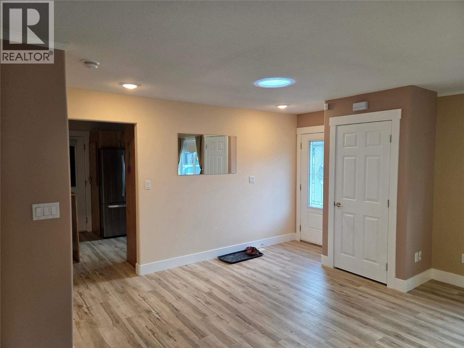 1107 8th Street, Keremeos, British Columbia  V0X 1N3 - Photo 3 - 10364661