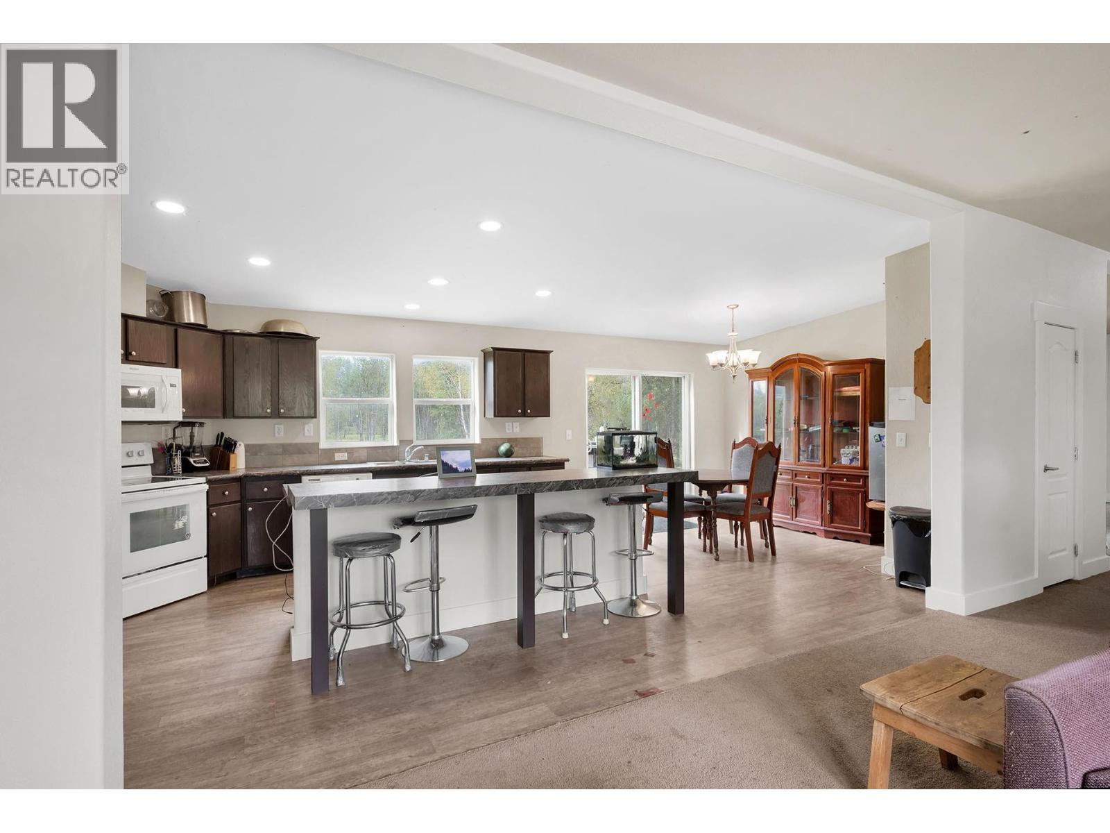 2804 Auldgirth Road, Clearwater, British Columbia  V0E 1N0 - Photo 10 - 10364654