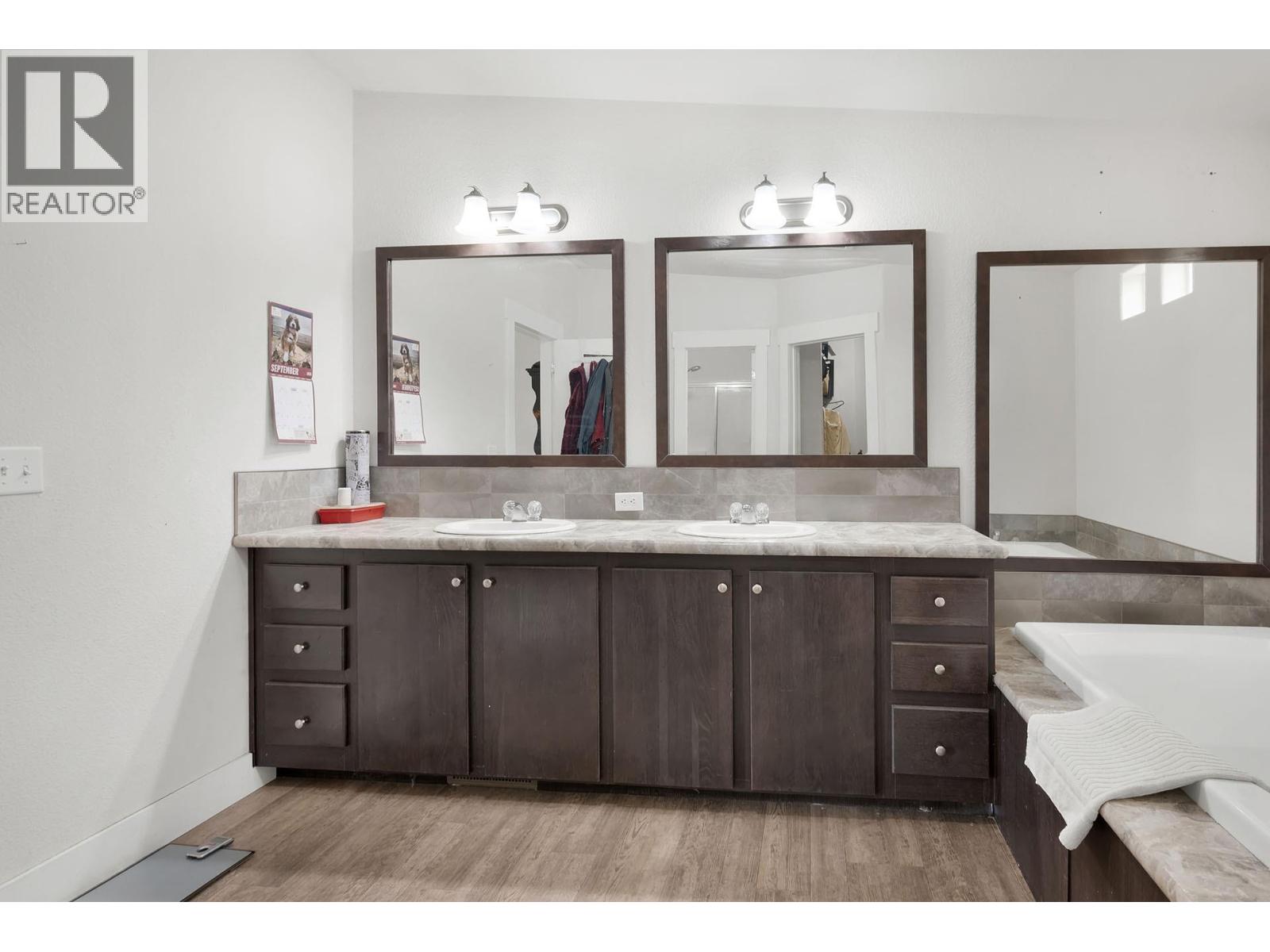 2804 Auldgirth Road, Clearwater, British Columbia  V0E 1N0 - Photo 24 - 10364654