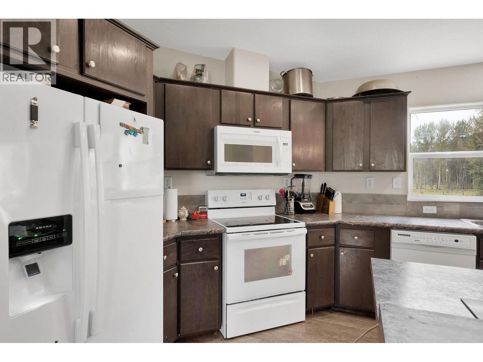 2804 Auldgirth Road, Clearwater, British Columbia  V0E 1N0 - Photo 8 - 10364654