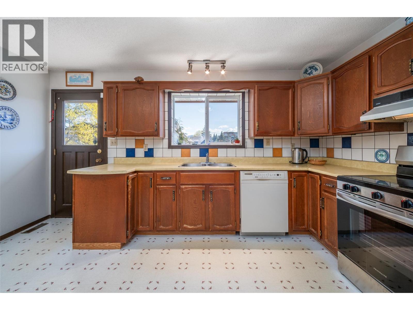 2681 Abbott Street, Kelowna, British Columbia  V1Y 1G3 - Photo 11 - 10364612