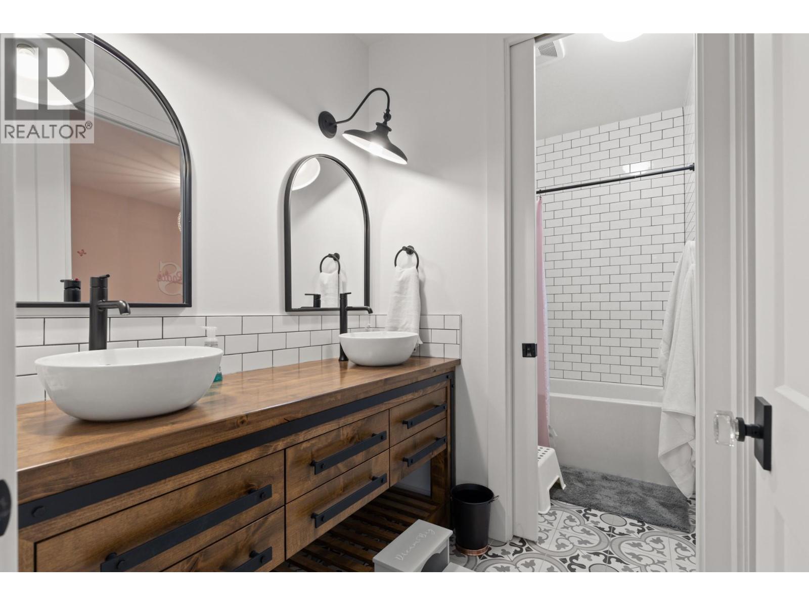 112 Sunset Boulevard, Vernon, British Columbia  V1H 1T7 - Photo 51 - 10364436