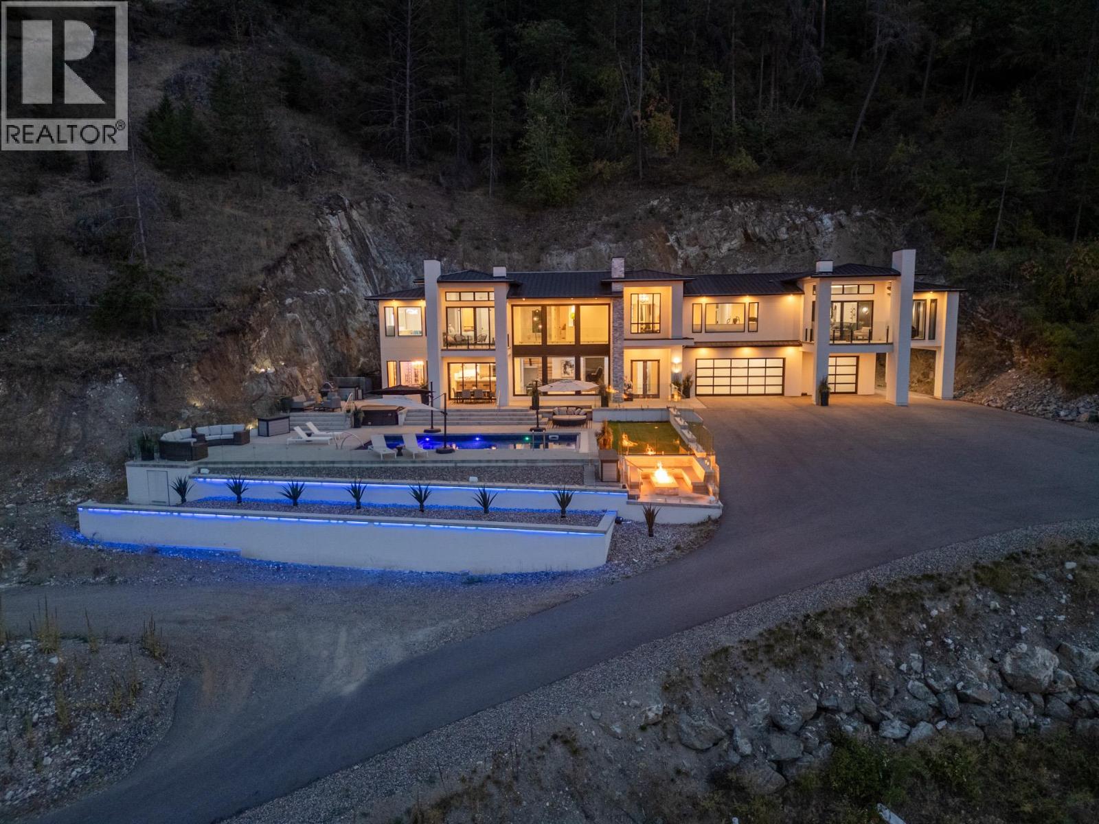 112 + 116 Sunset Boulevard, Vernon, British Columbia  V1H 1T7 - Photo 1 - 10364442