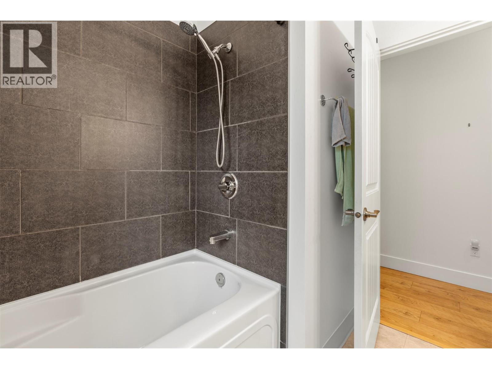 205 Falcon Avenue, Vernon, British Columbia  V1H 2A1 - Photo 24 - 10364338