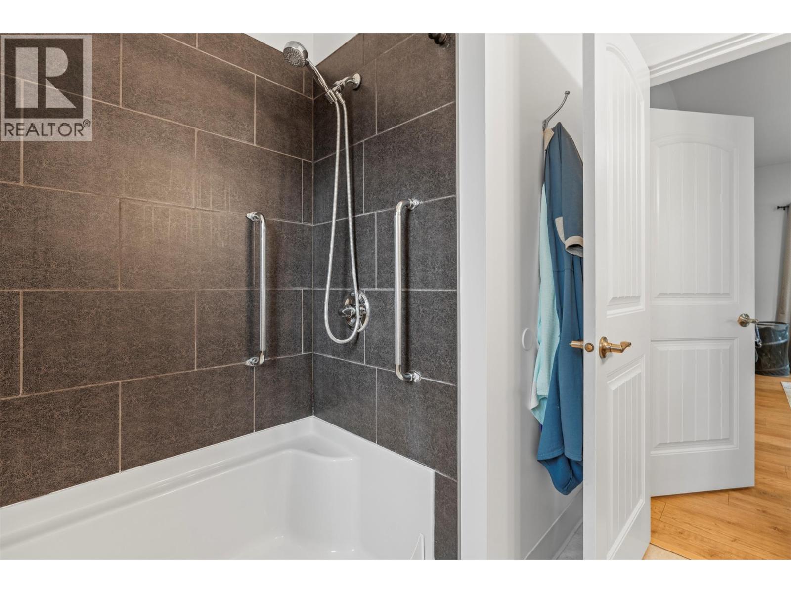 205 Falcon Avenue, Vernon, British Columbia  V1H 2A1 - Photo 31 - 10364338