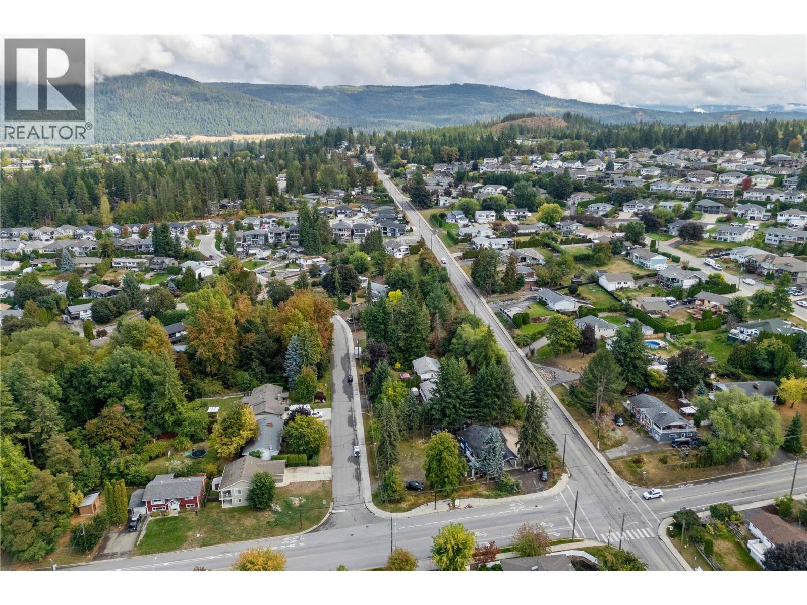 2030 1 Avenue Ne, Salmon Arm, British Columbia  V1E 1Z4 - Photo 8 - 10364607