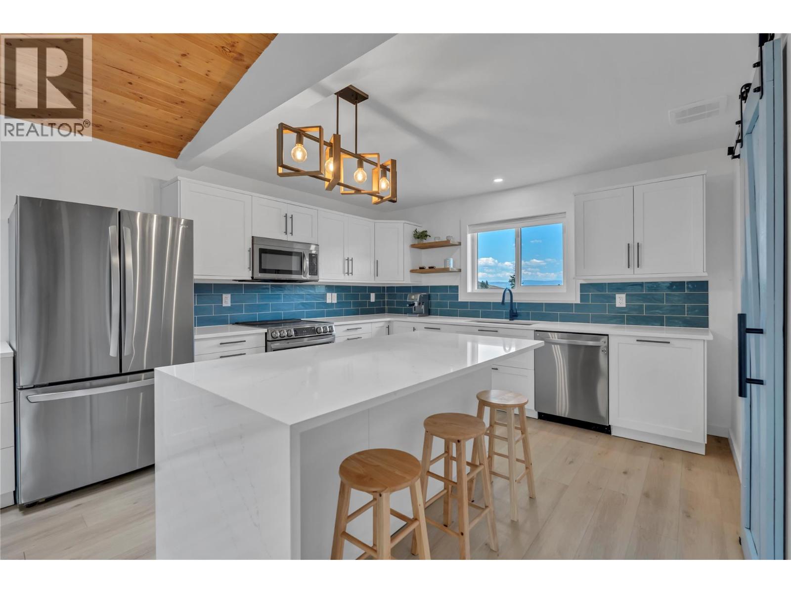 285 Westview Road, Kaleden, British Columbia  V0H 1K0 - Photo 5 - 10364706