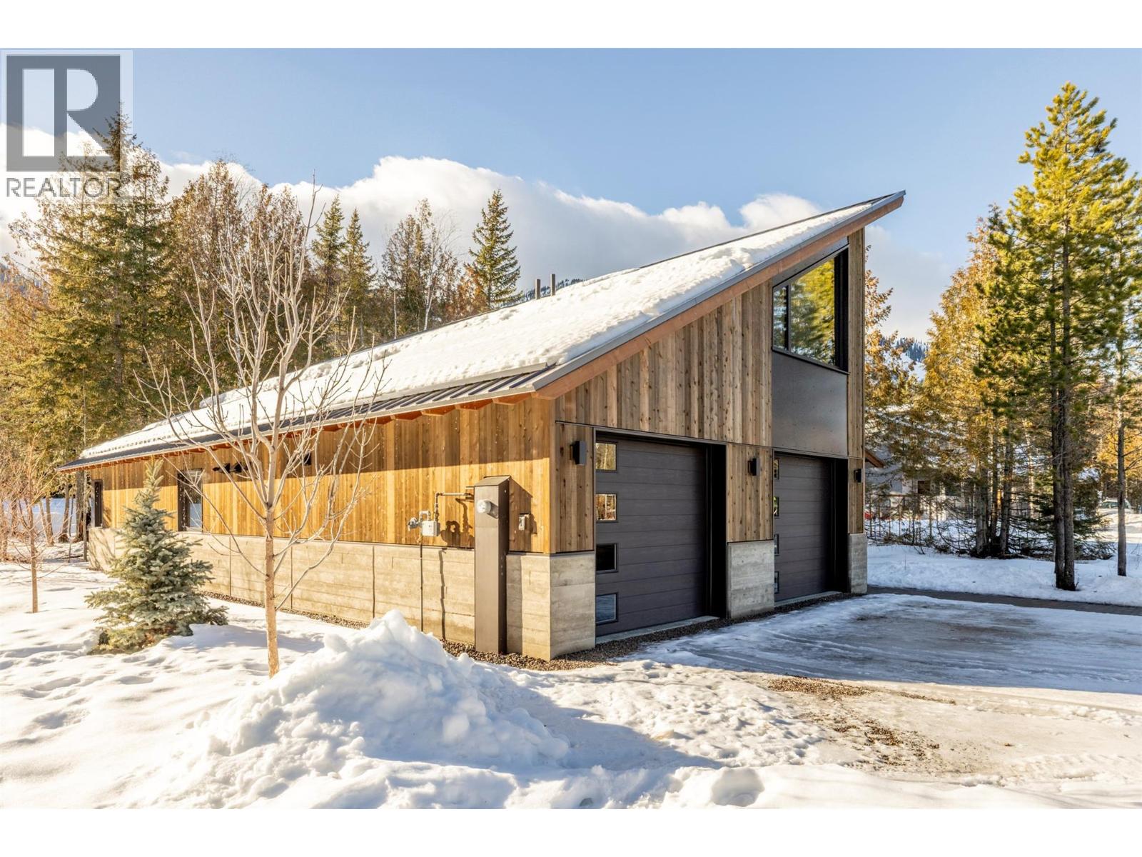 5538 Currie Bowl Way, Fernie, British Columbia  V0B 1M6 - Photo 4 - 10364579