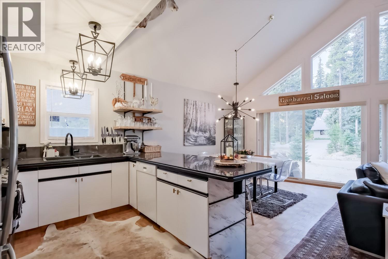 137 Whitetail Road Unit# 1, Apex Mountain, British Columbia  V0X 1K0 - Photo 11 - 10364716