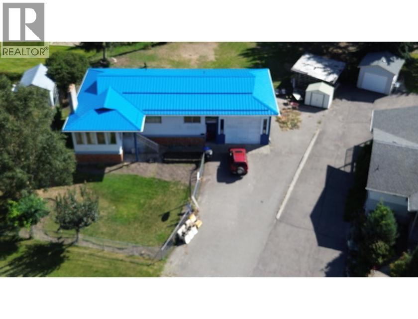 629 Third Avenue, Chase, British Columbia  V0E 1M0 - Photo 2 - 10364330