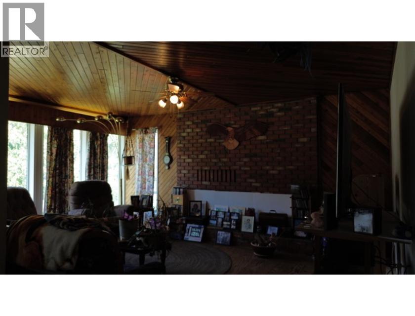 629 Third Avenue, Chase, British Columbia  V0E 1M0 - Photo 8 - 10364330