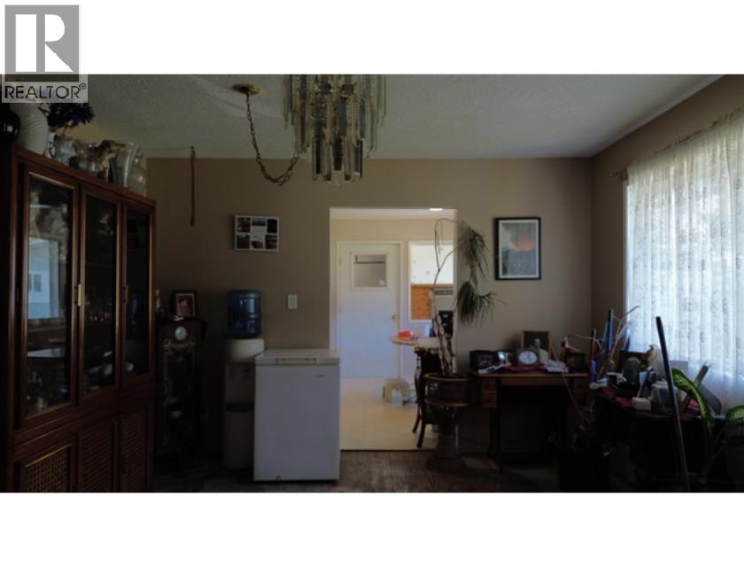 629 Third Avenue, Chase, British Columbia  V0E 1M0 - Photo 9 - 10364330